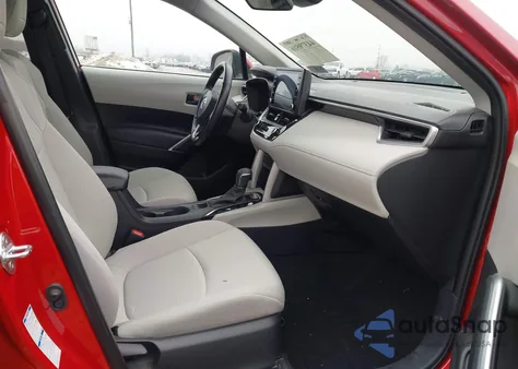 2022 Toyota Corolla Cross Le z USA, uszkodzony, nr VIN 7MUCAABG9NV036130